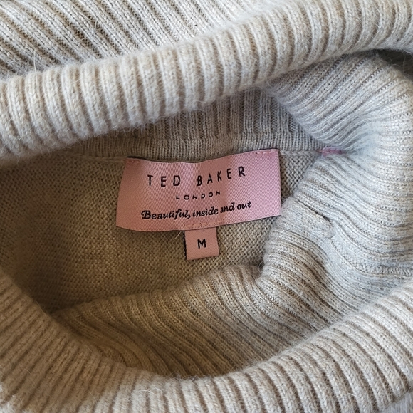 Ted Baker London Tan Oversized Turtleneck - Size Medium - Picture 5 of 6